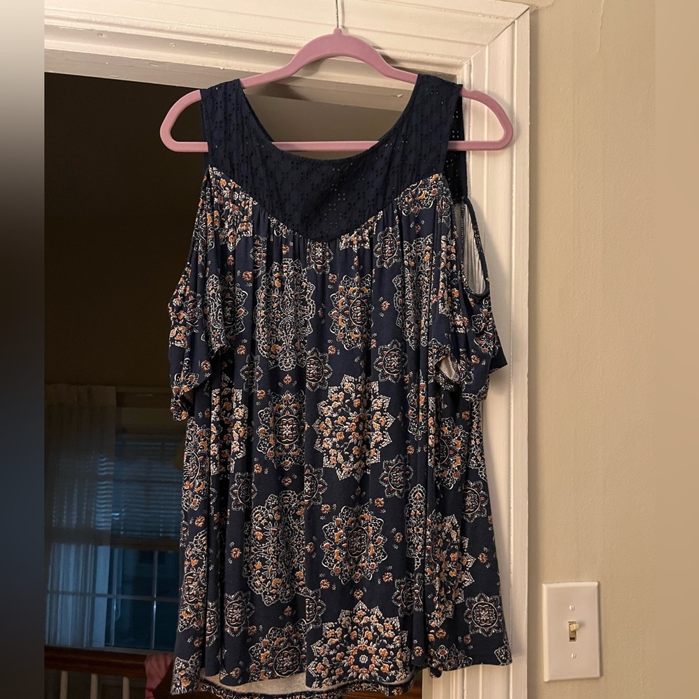 COPY - Cold shoulder top - Torrid